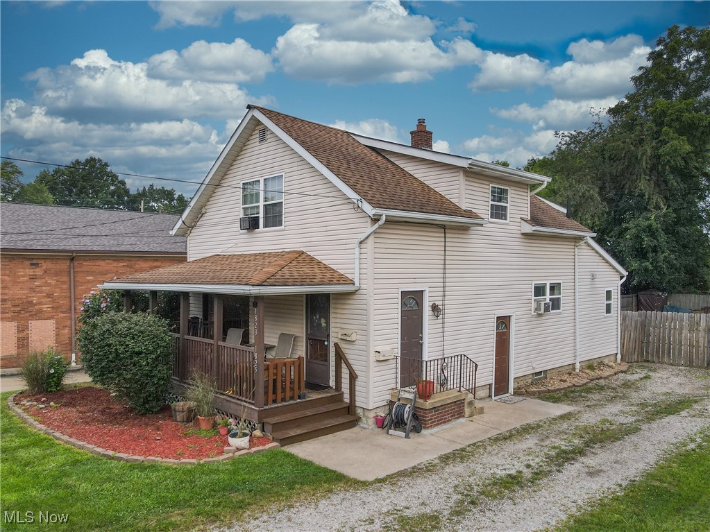 1823-1825 Esther Avenue