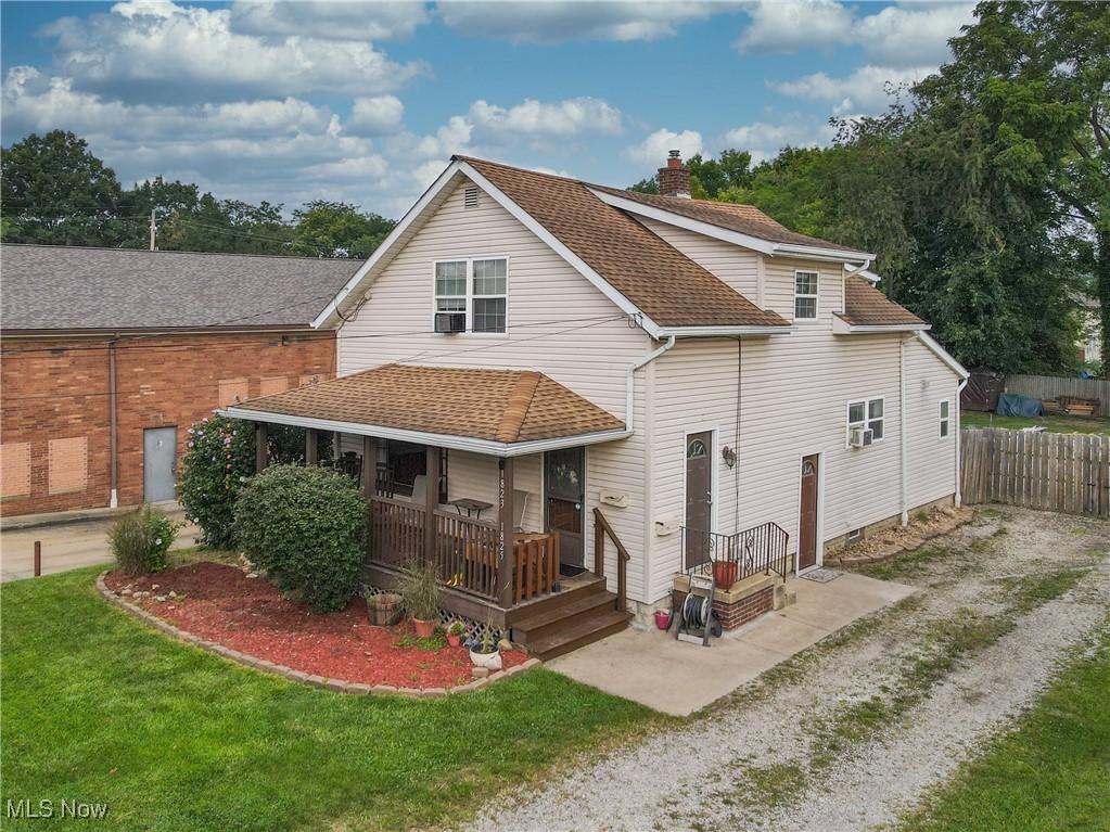 1823-1825 Esther Avenue