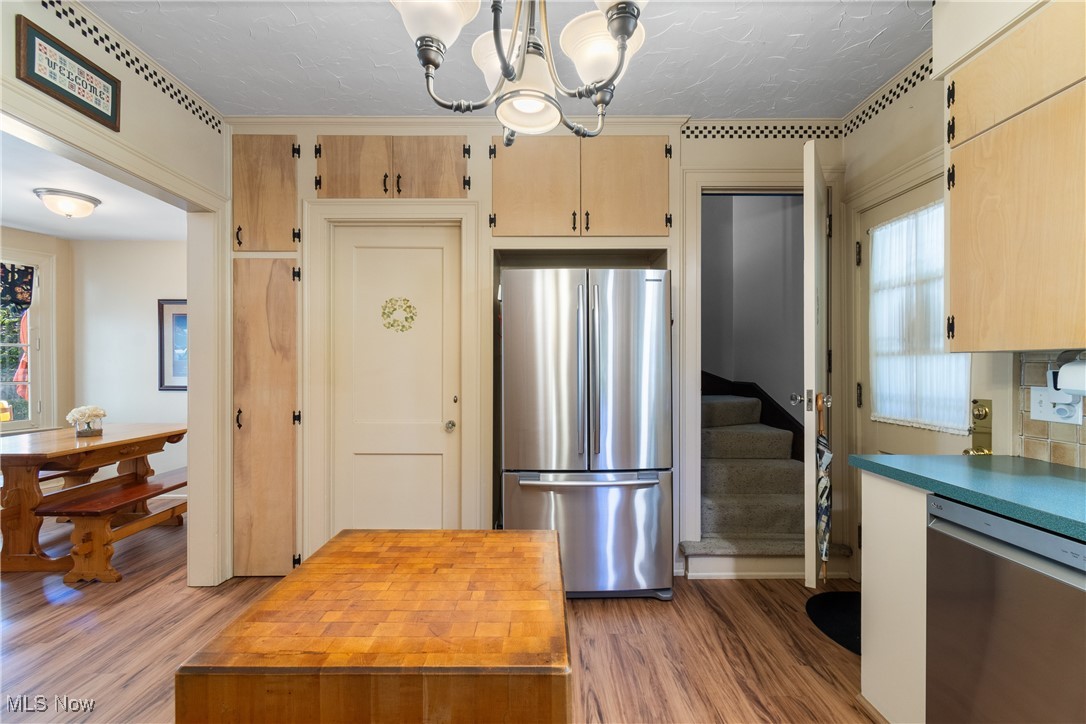 1166 Sunset View Drive