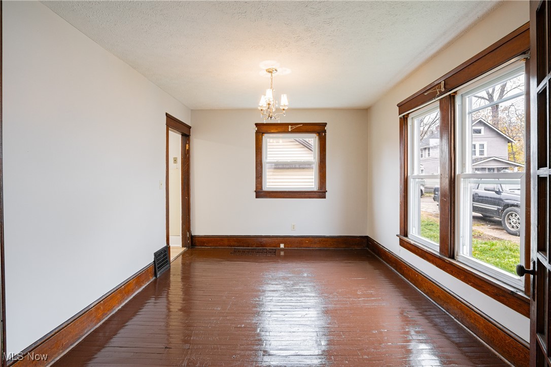 1909 Maple Avenue NE