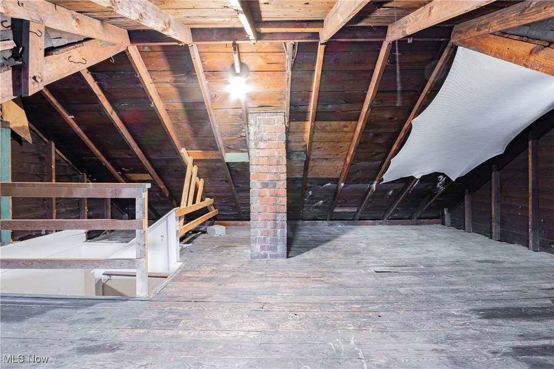 1909 Maple Avenue NE