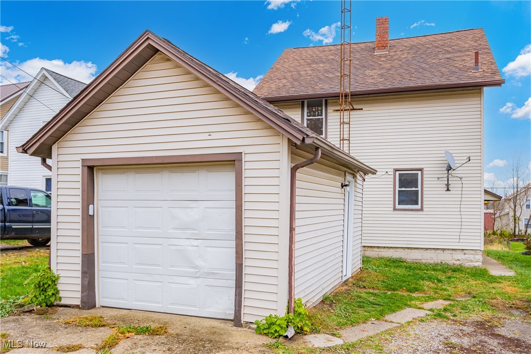 1909 Maple Avenue NE