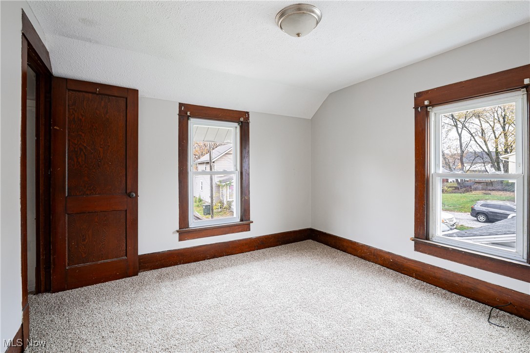 1909 Maple Avenue NE