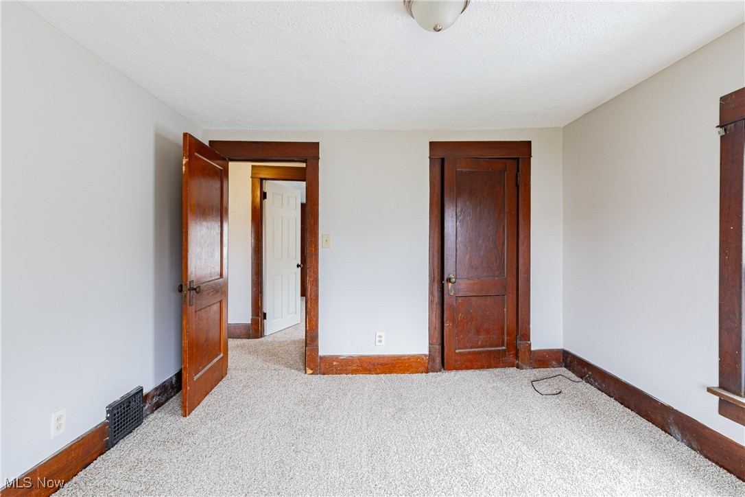 1909 Maple Avenue NE