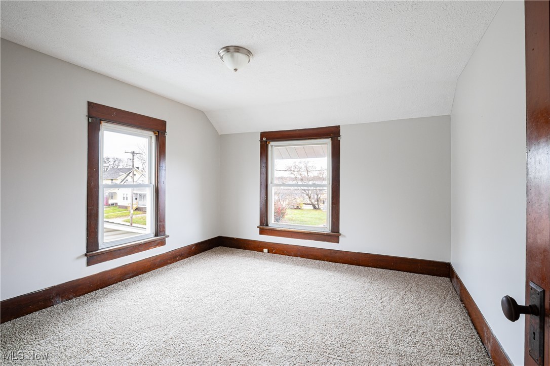 1909 Maple Avenue NE