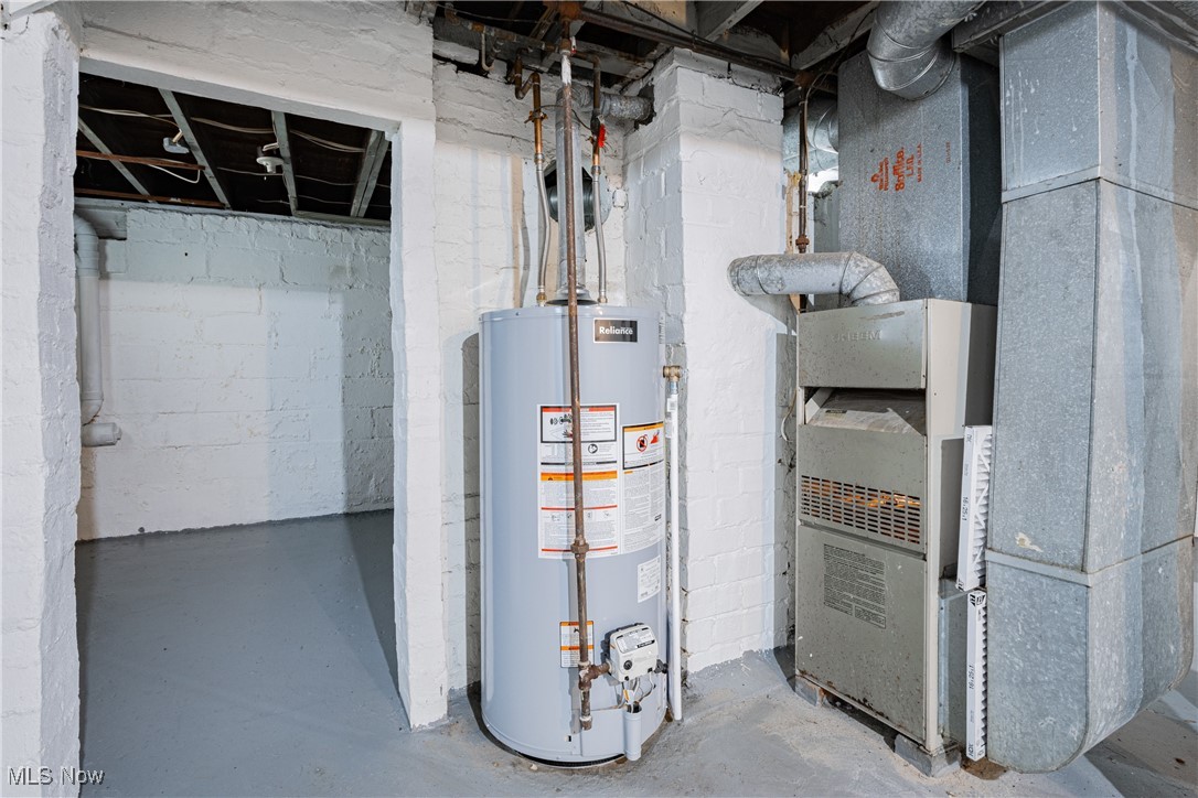 1909 Maple Avenue NE