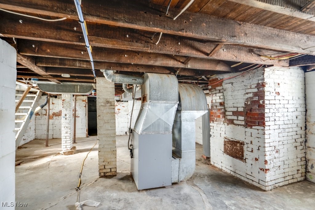 215 Hazlett Avenue NW