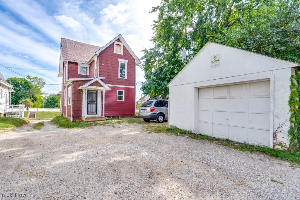 215 Hazlett Avenue NW