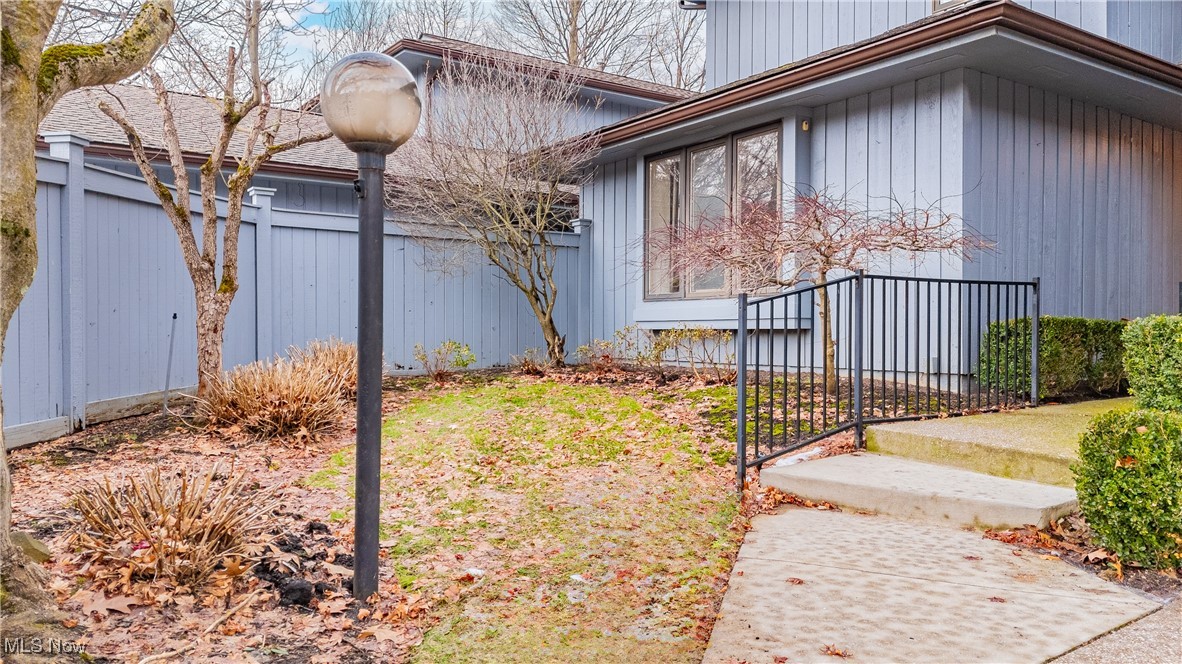 1175 Inverness Lane