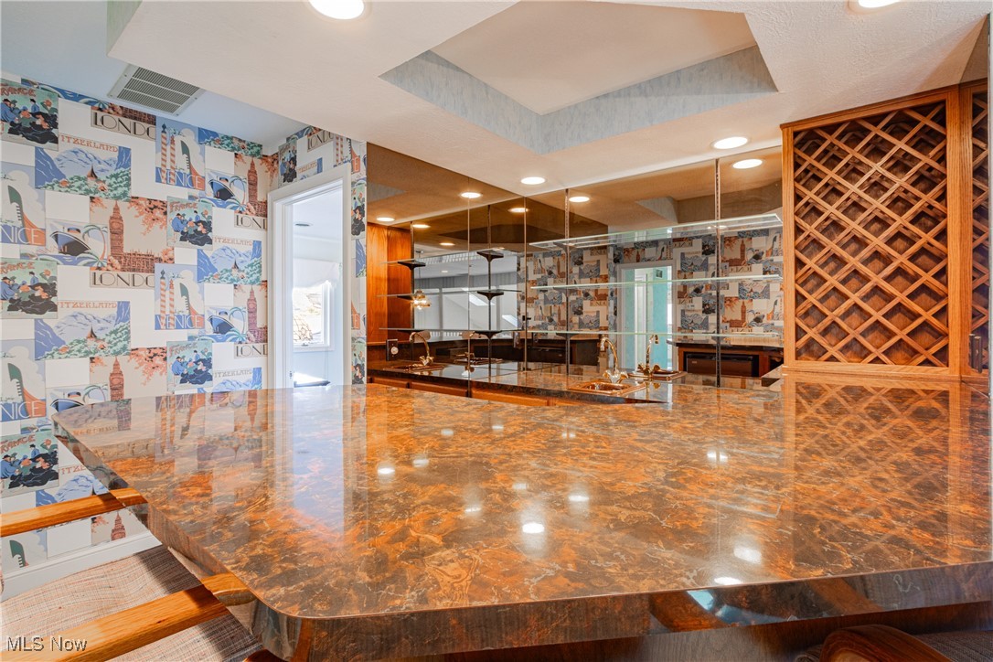 1175 Inverness Lane
