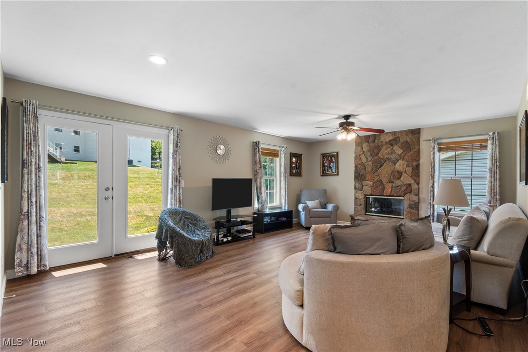 3736 Mount Vernon Boulevard