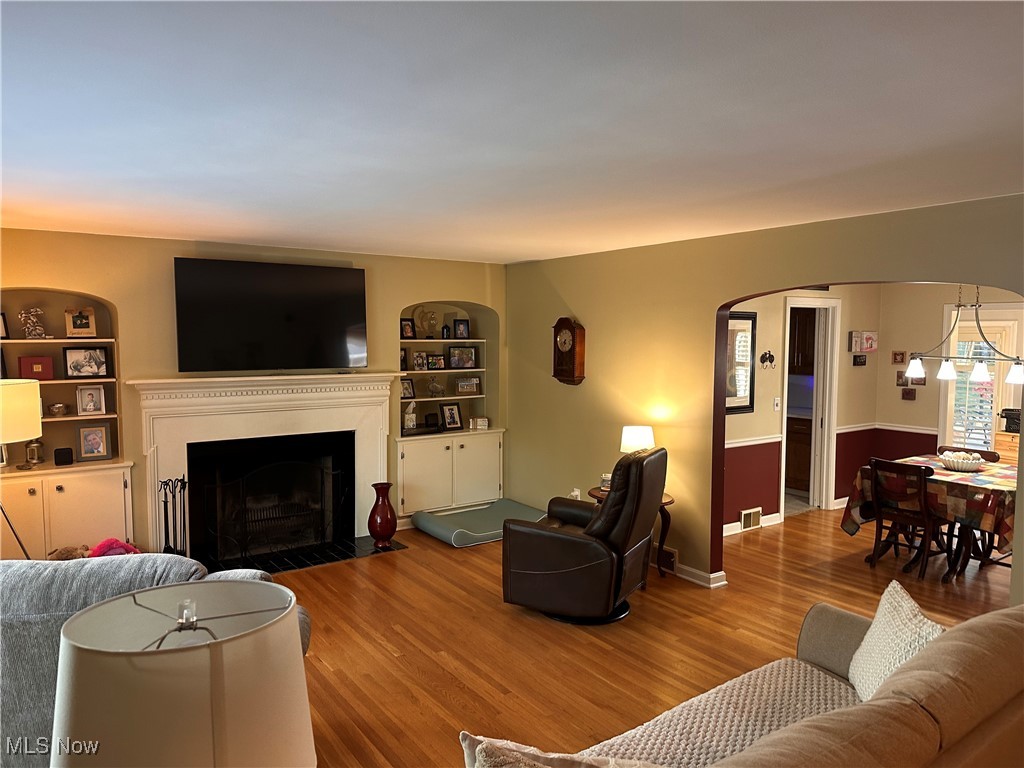 1500 Thornapple Avenue