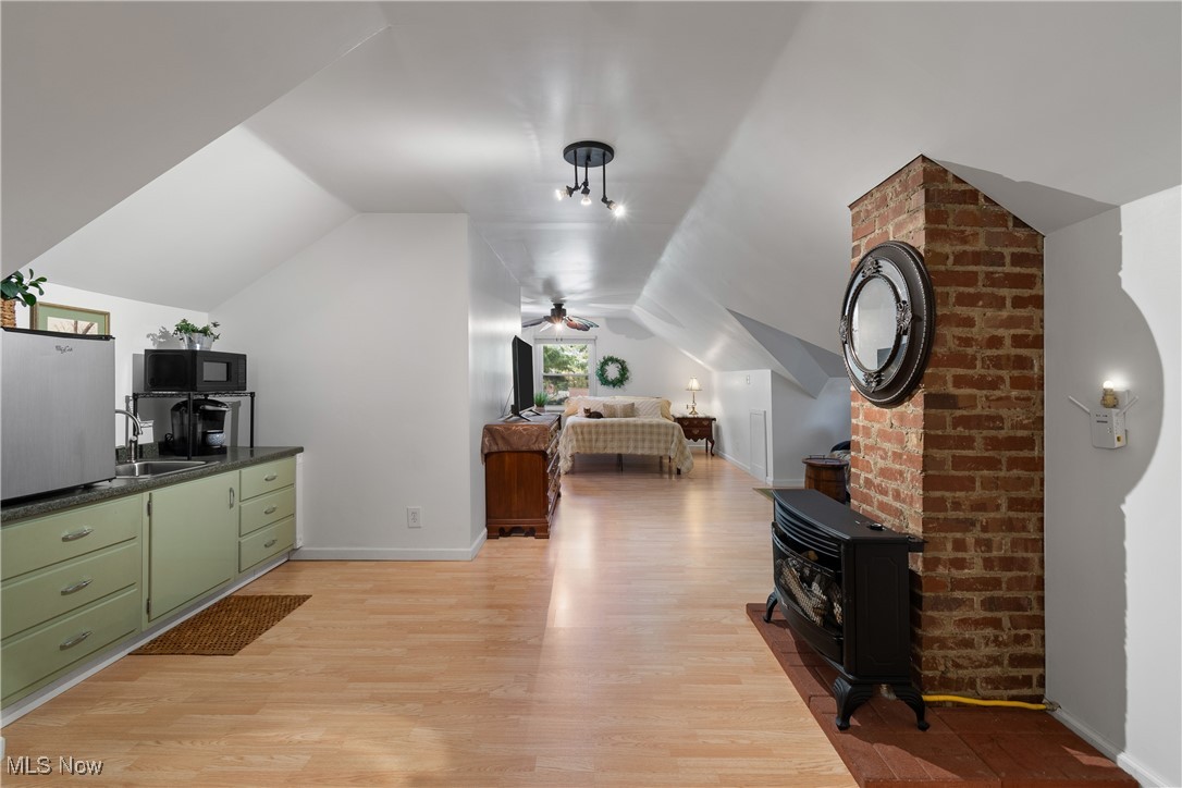 1599 Riverside Drive