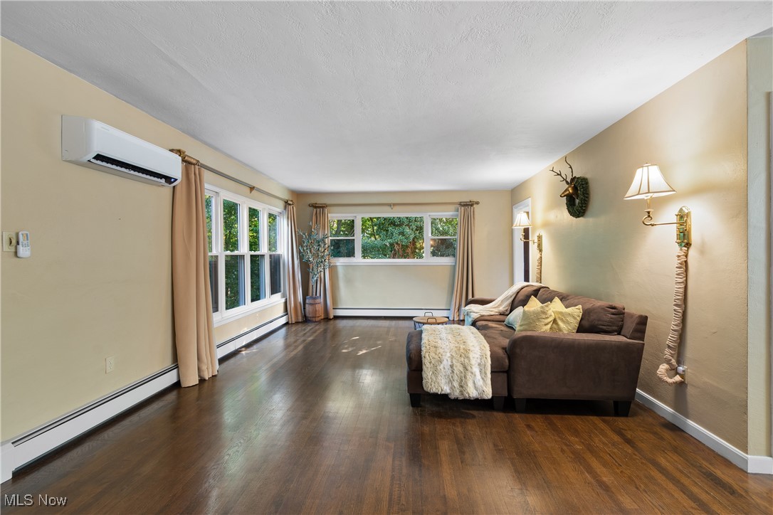 1599 Riverside Drive