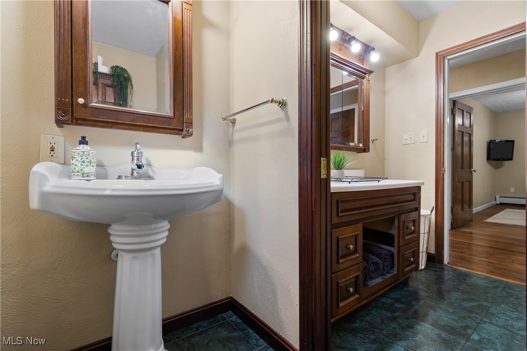 1599 Riverside Drive