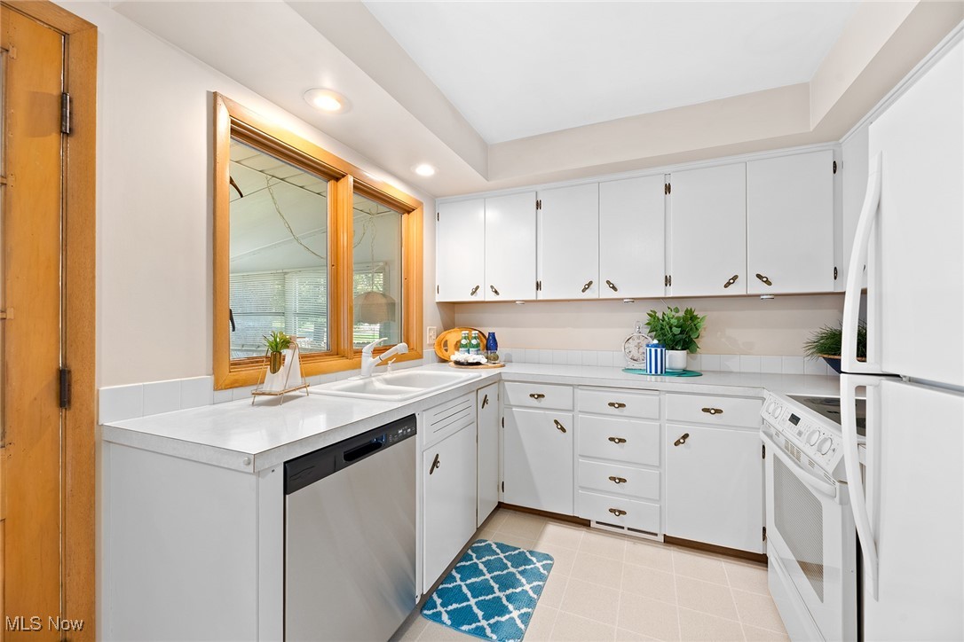 2220 Wedgewood Drive