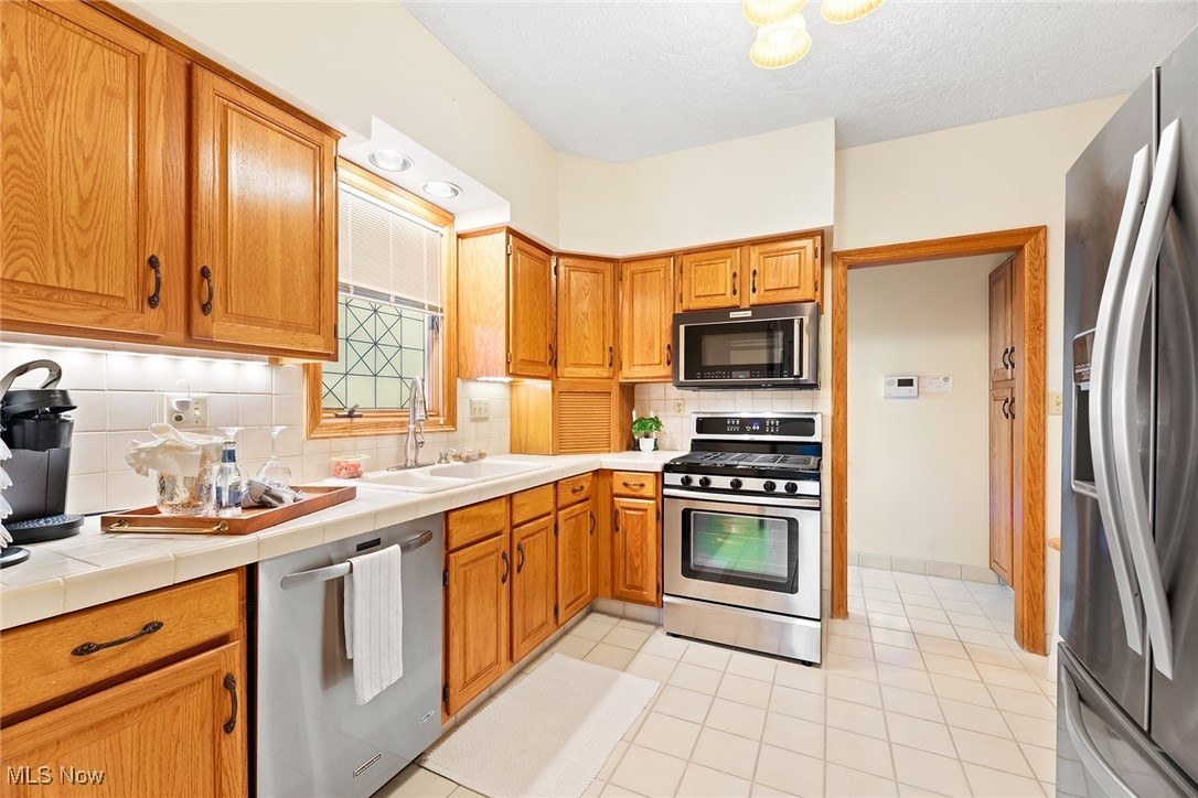 78 E Brookside Avenue