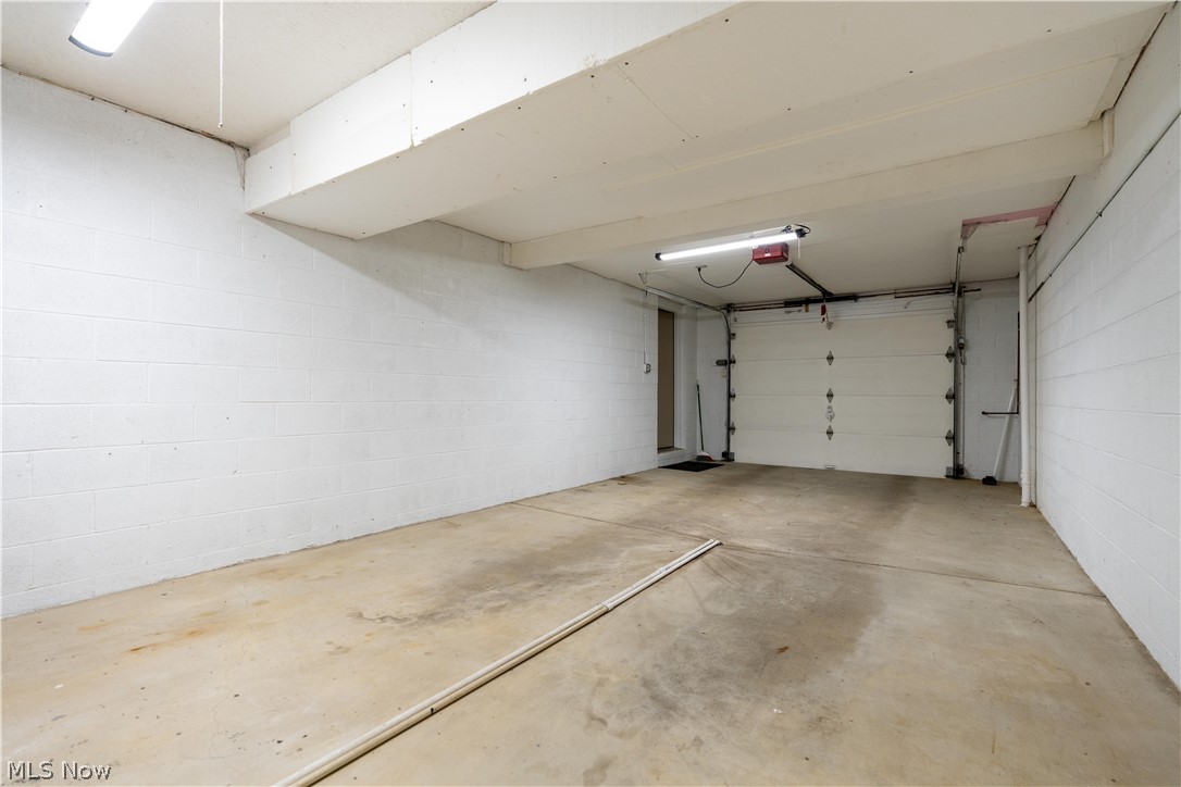 4522-4526 Camelot Circle