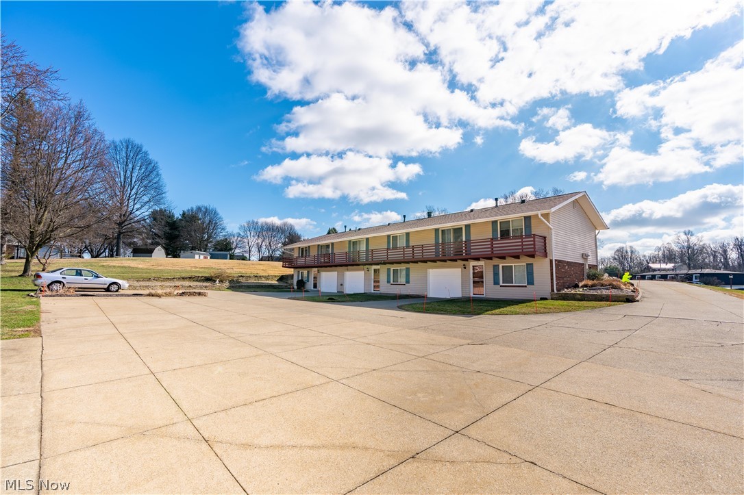 4522-4526 Camelot Circle