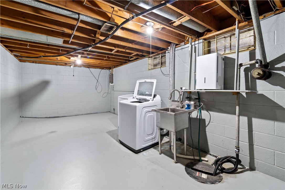 4742 Cherimoya Avenue