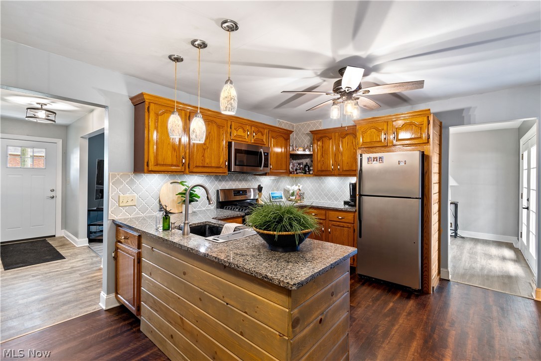 4742 Cherimoya Avenue