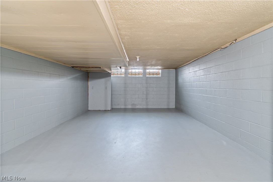 4742 Cherimoya Avenue