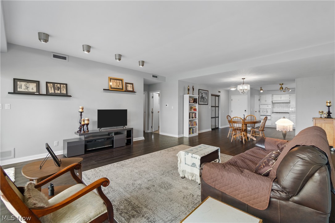 275 N Portage Path 6C