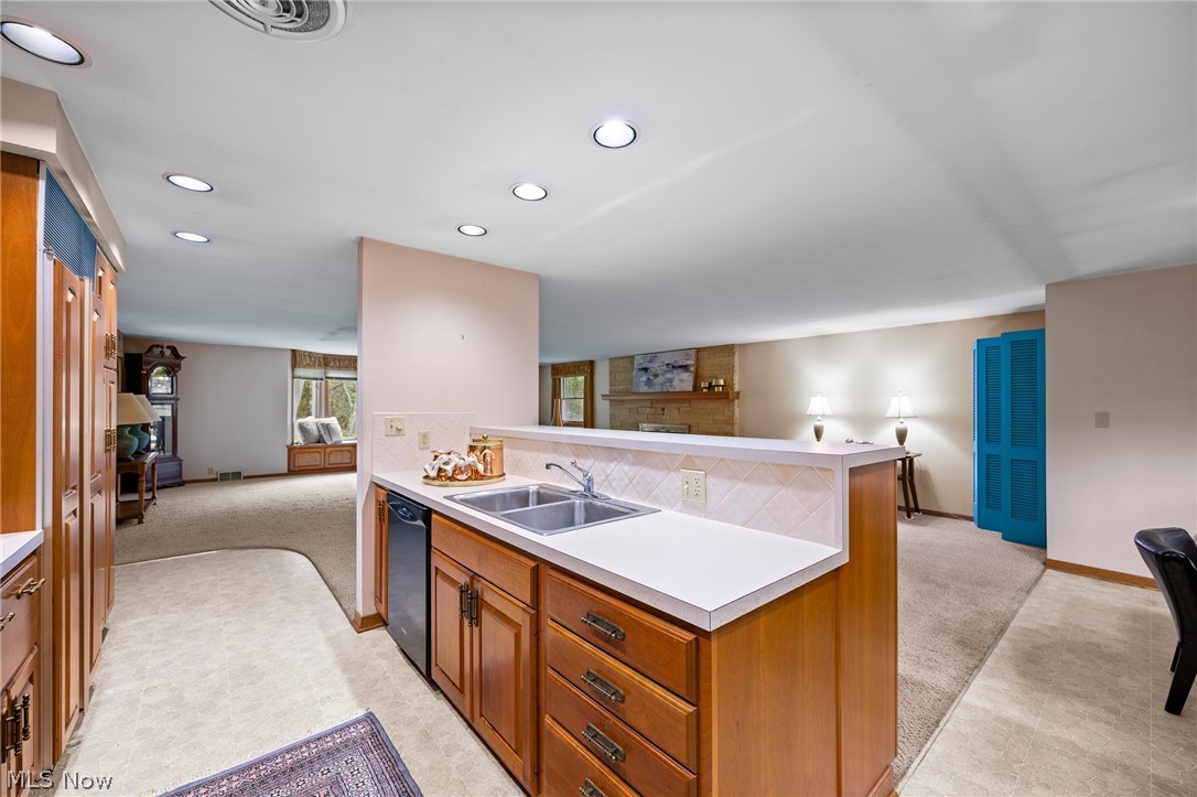 806 E Warner Road