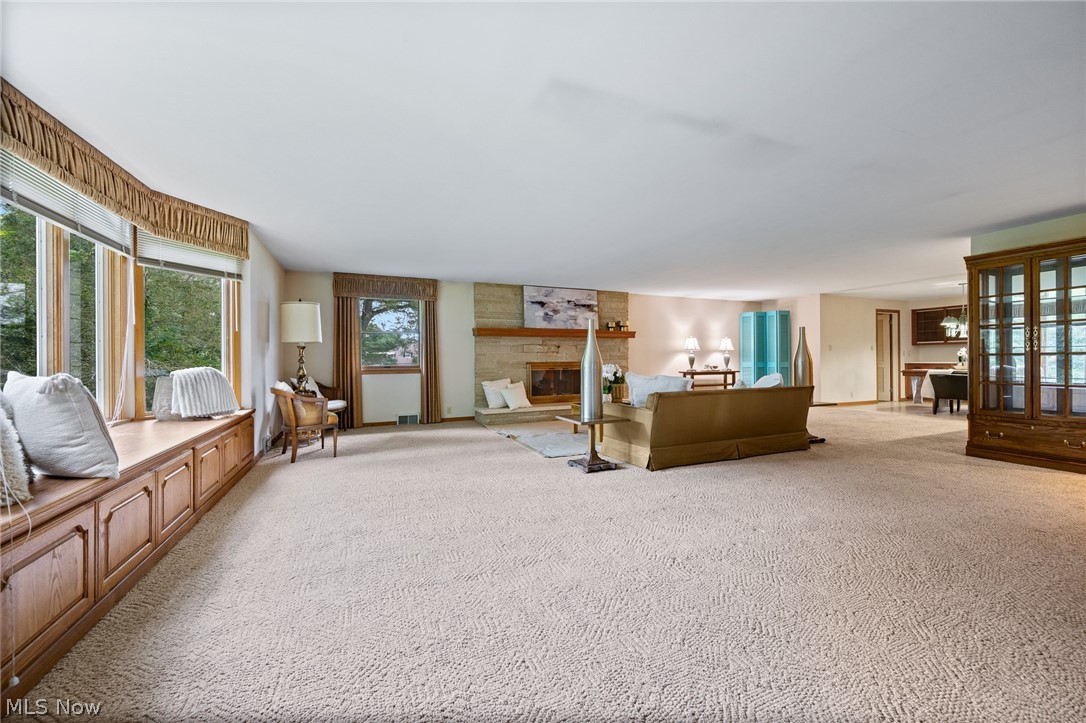 806 E Warner Road