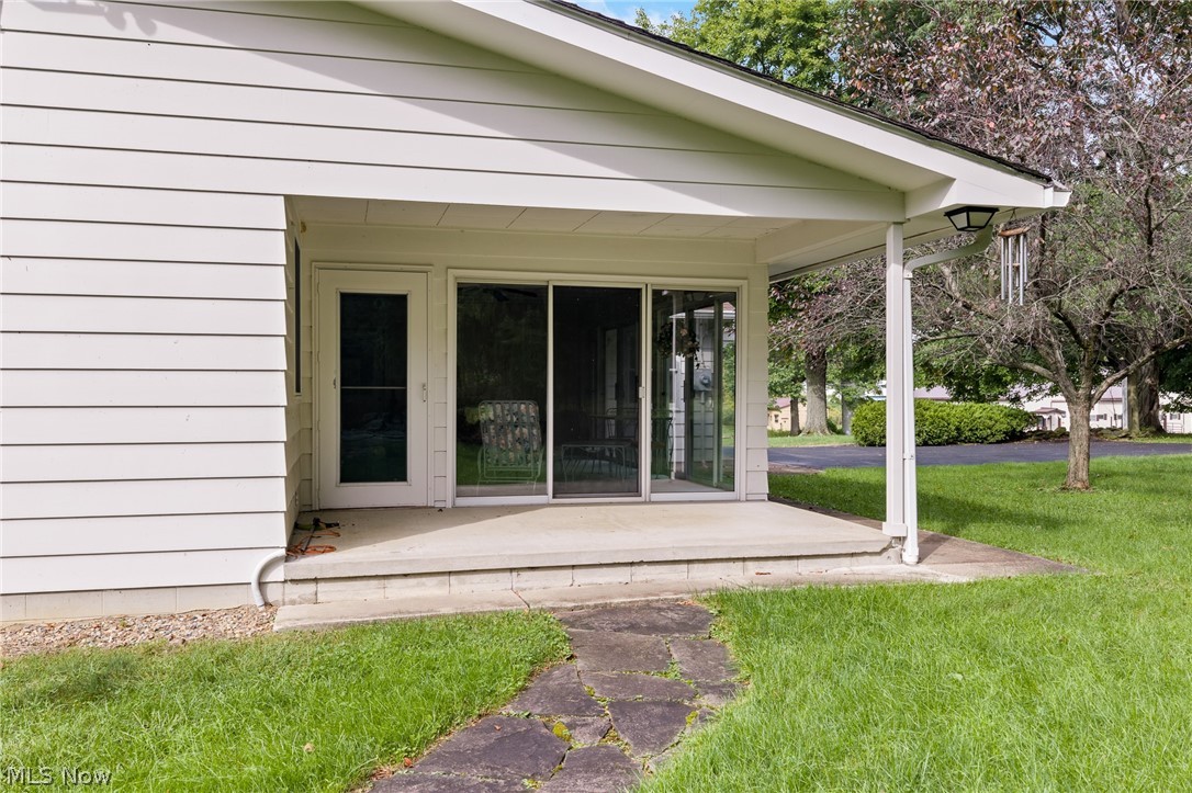 806 E Warner Road