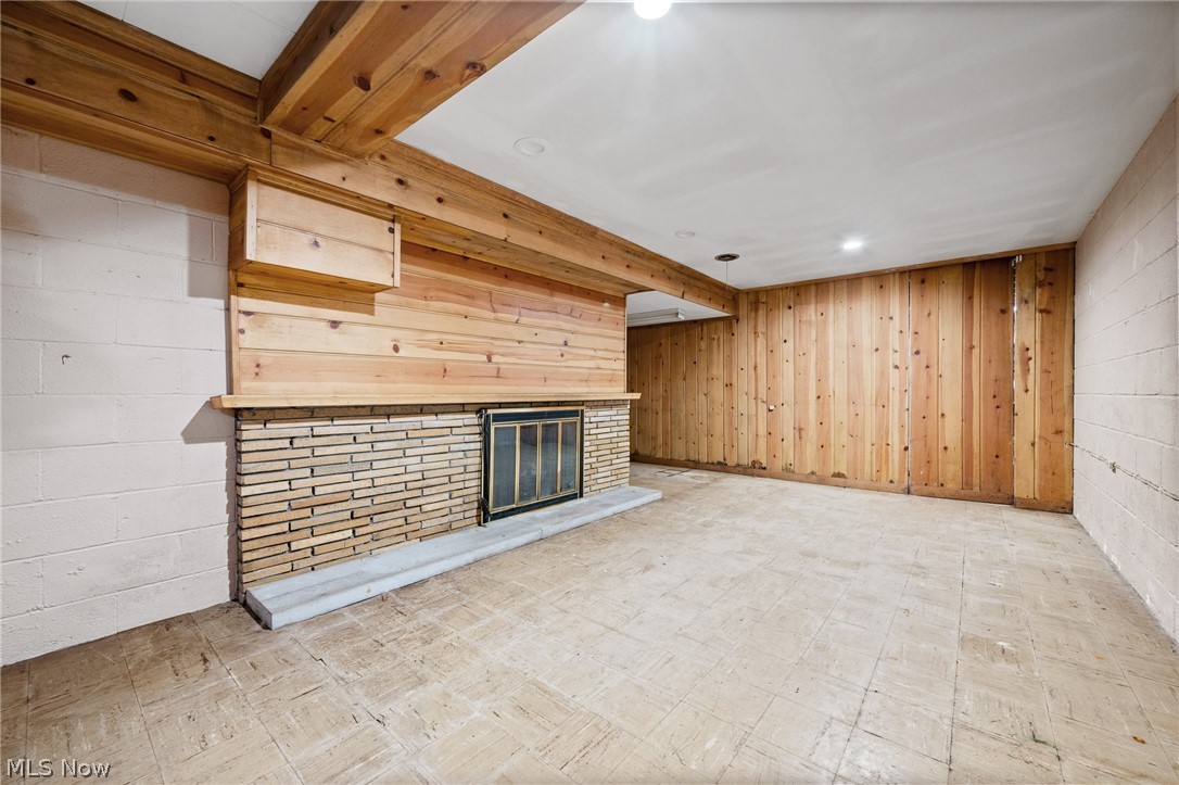 806 E Warner Road