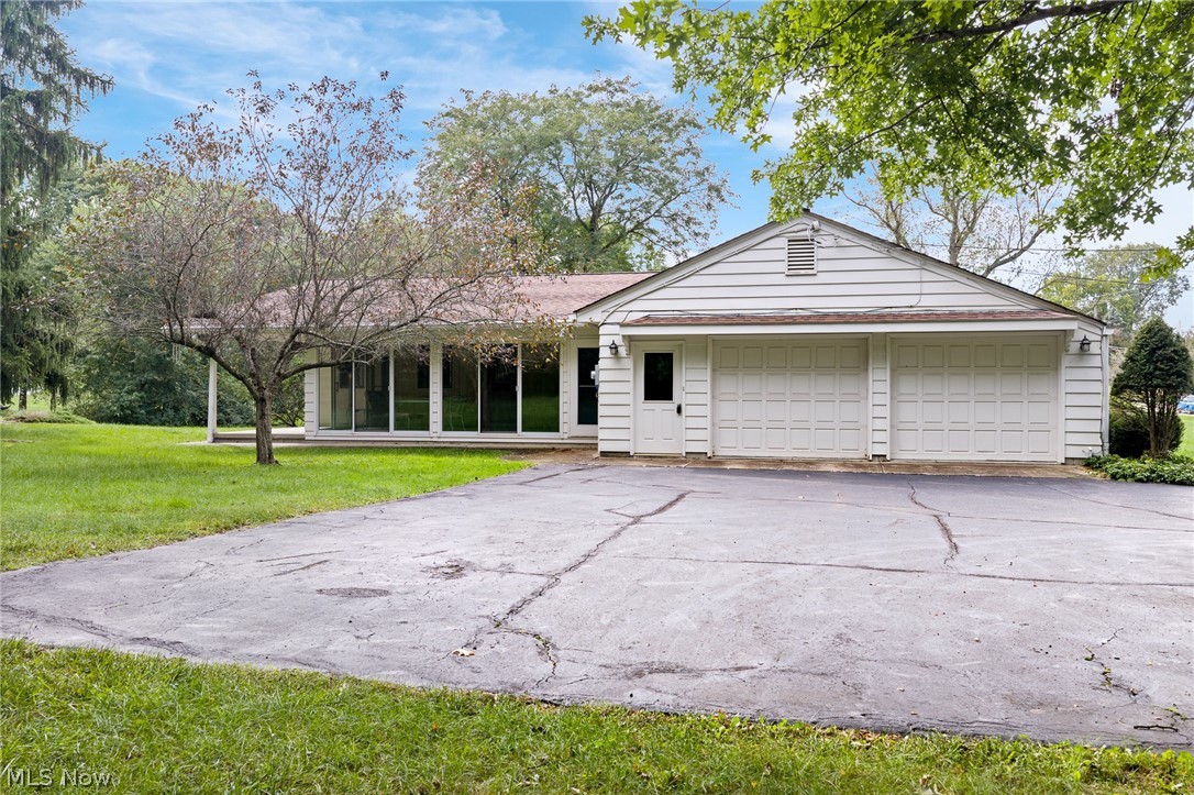 806 E Warner Road