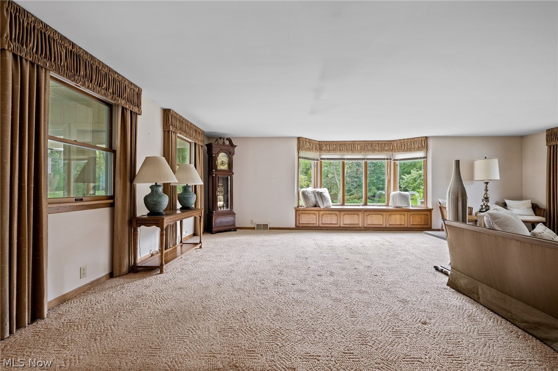 806 E Warner Road