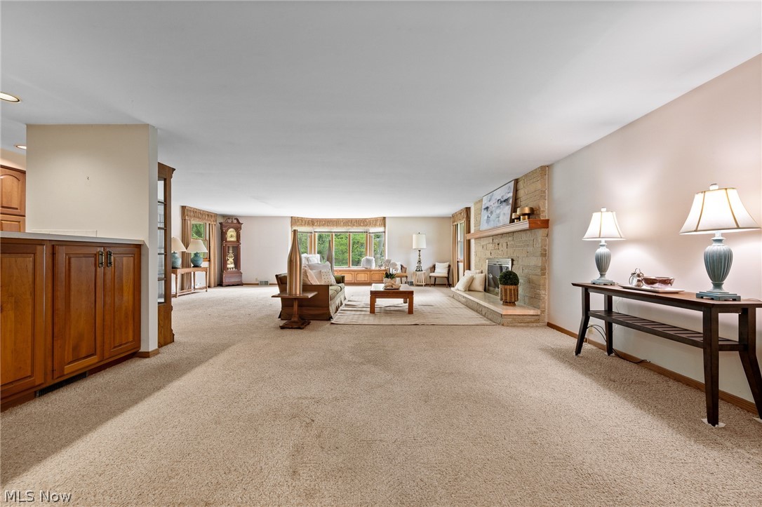 806 E Warner Road