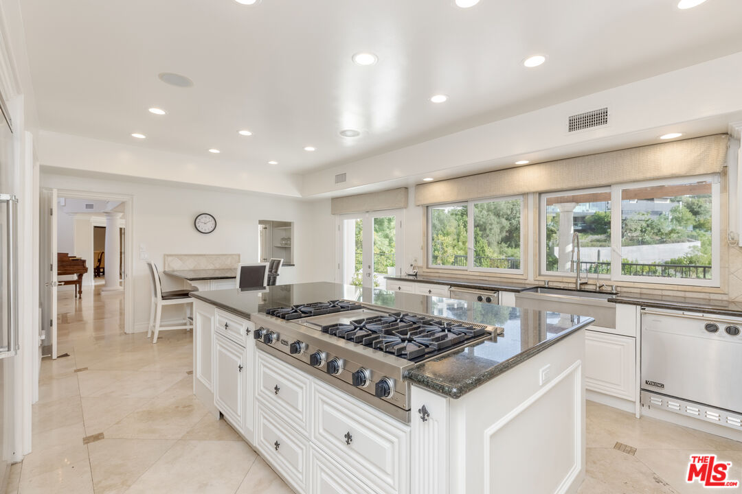 1922 Bel Air Rd