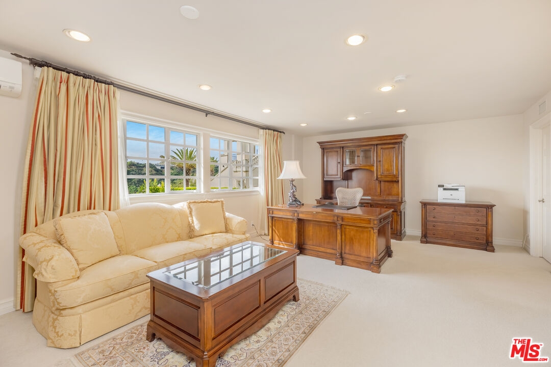 1922 Bel Air Rd