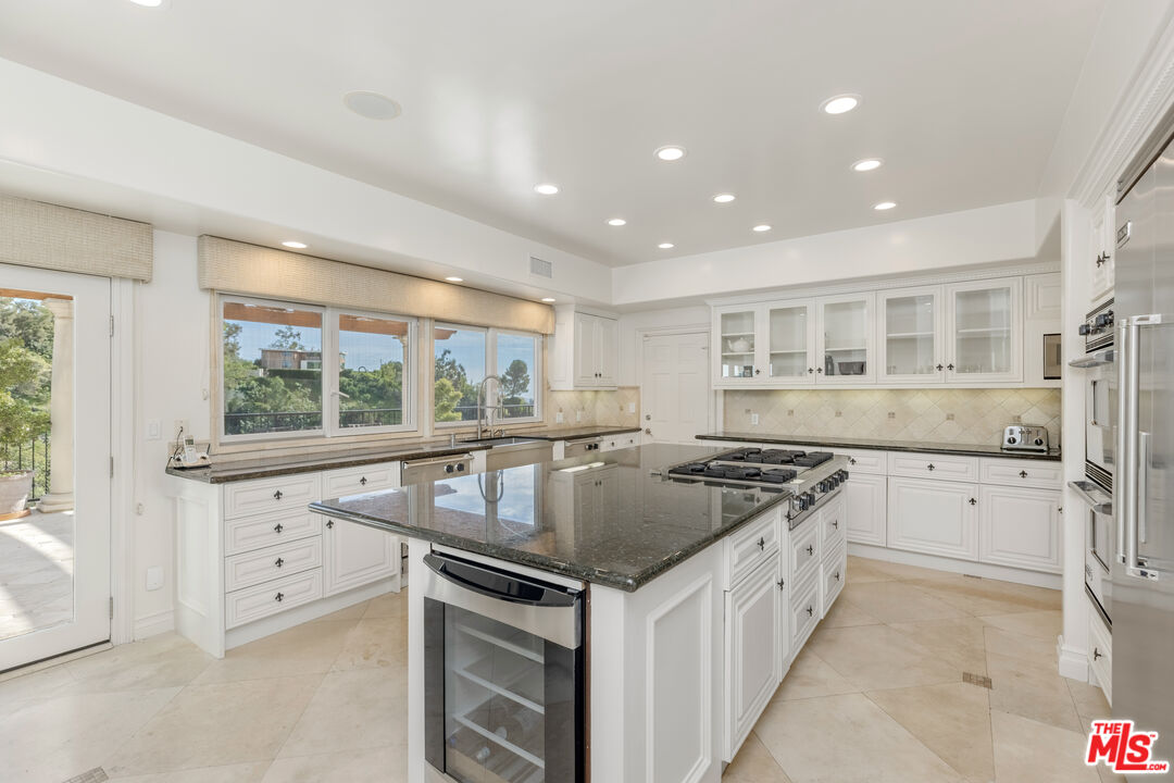 1922 Bel Air Rd