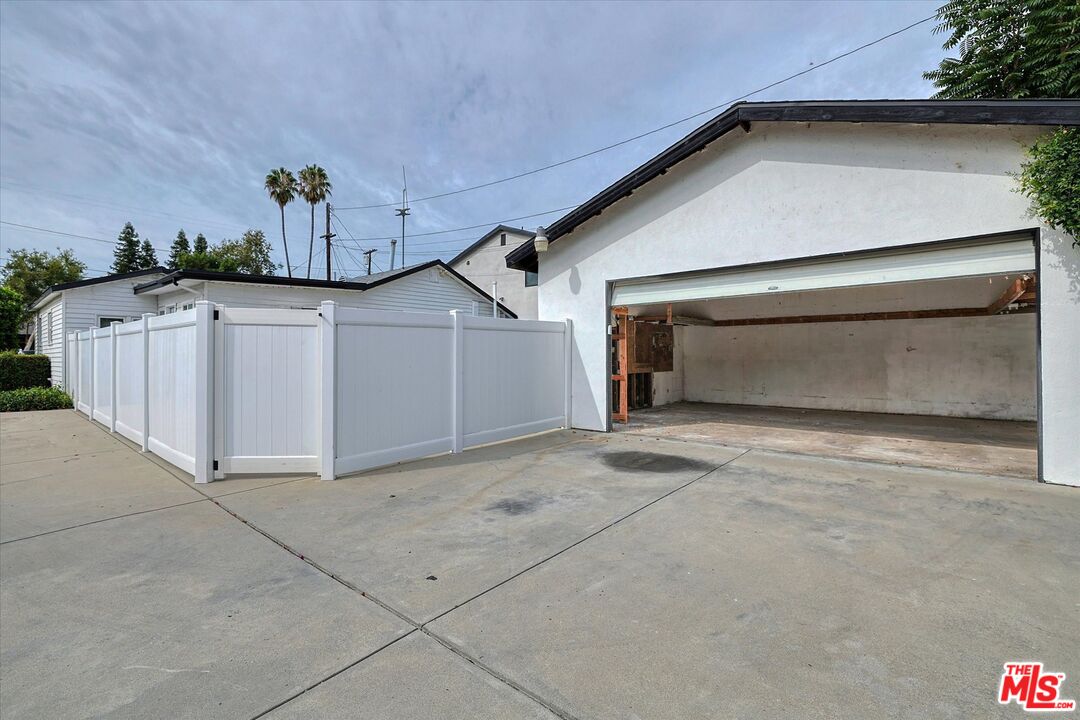 22717 Hatteras St