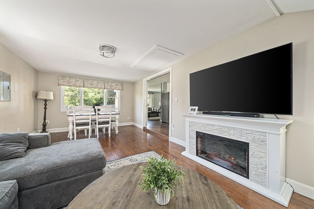14 Chandler Dr