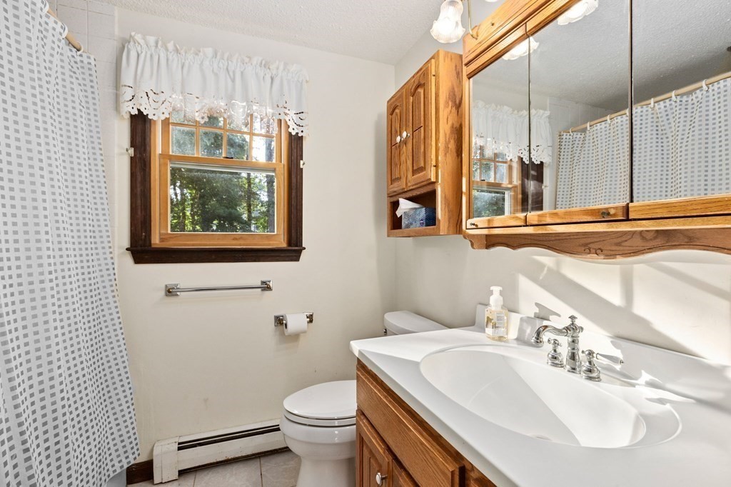 14 Bishops Ln