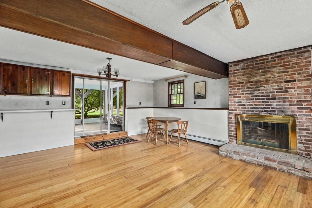 14 Bishops Ln