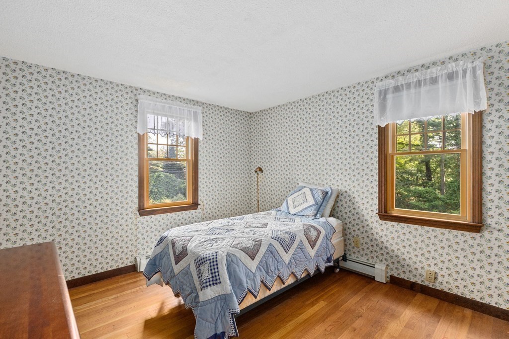 14 Bishops Ln