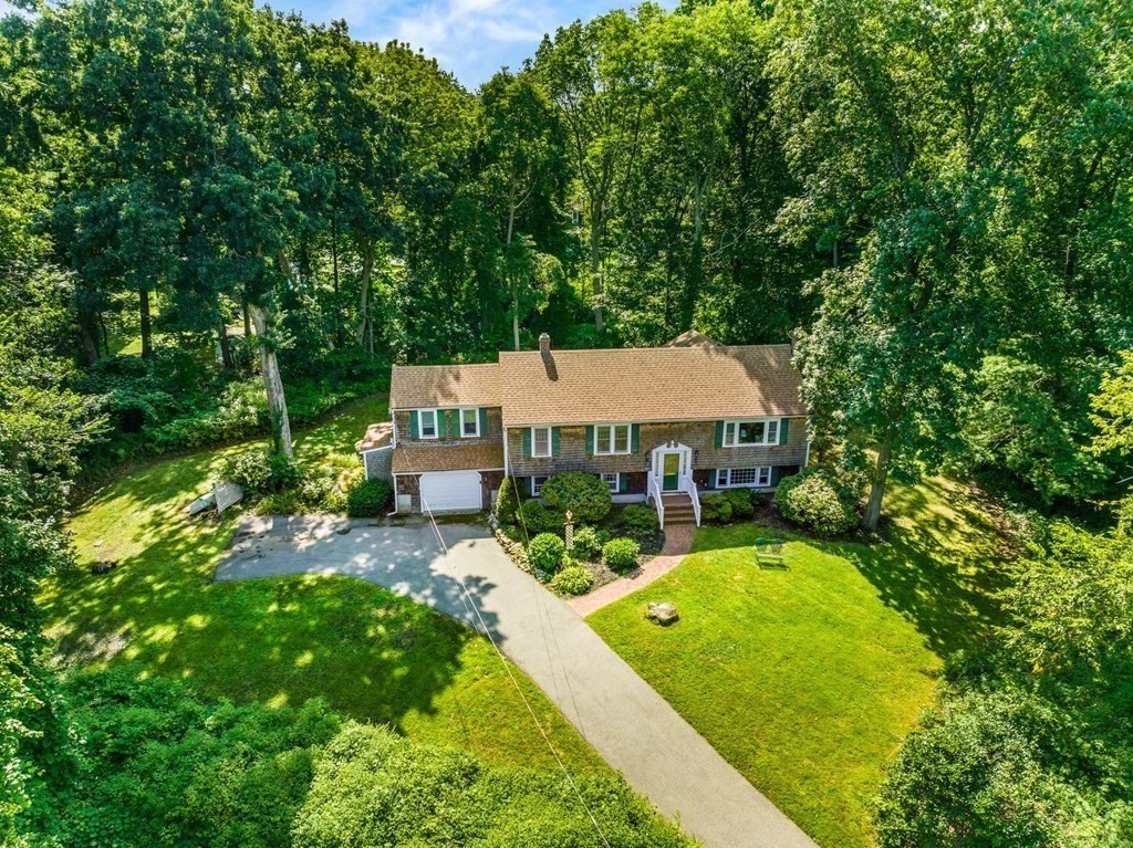 14 Bishops Ln