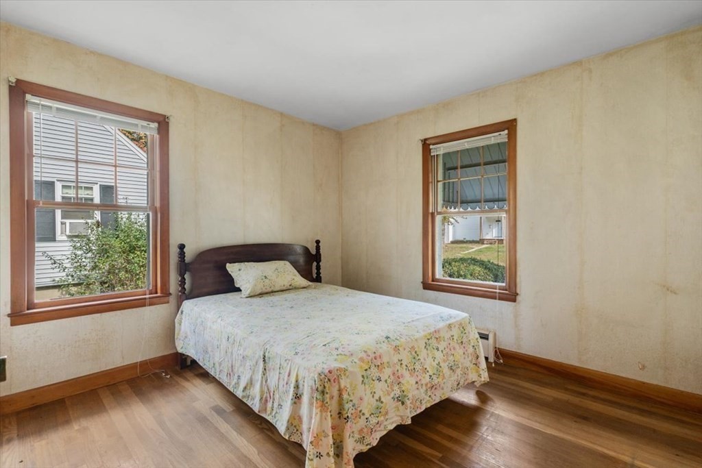 40 Oneida Ave