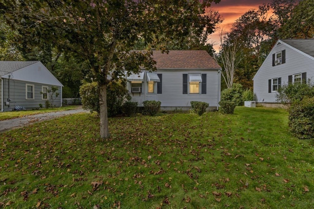 40 Oneida Ave