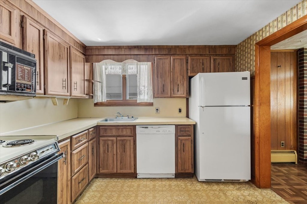 40 Oneida Ave
