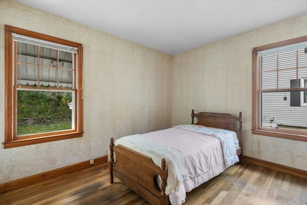 40 Oneida Ave