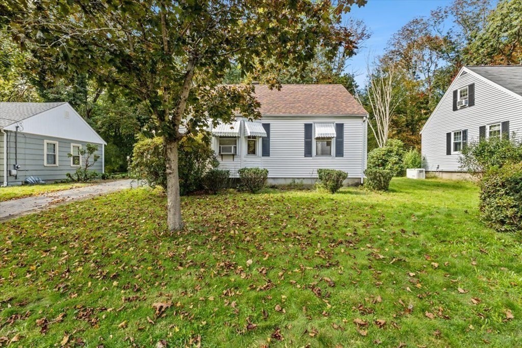 40 Oneida Ave