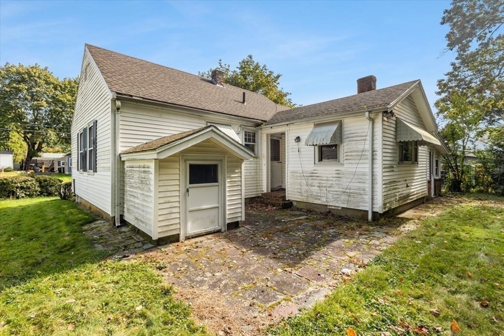 40 Oneida Ave