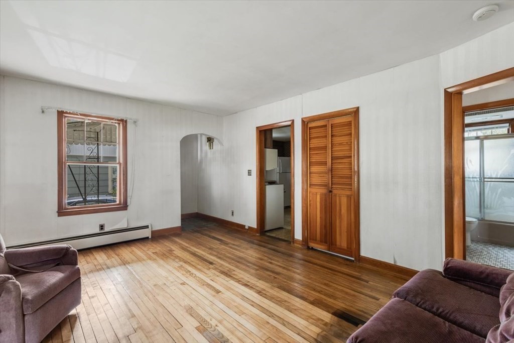 40 Oneida Ave